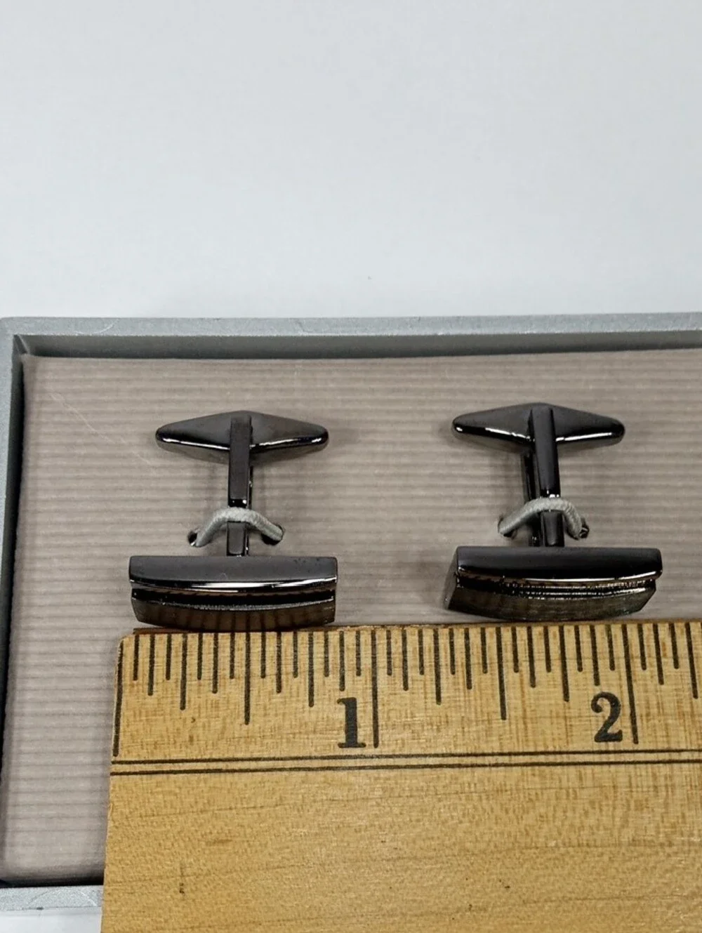 Kenneth Cole Reaction  Cuff Links